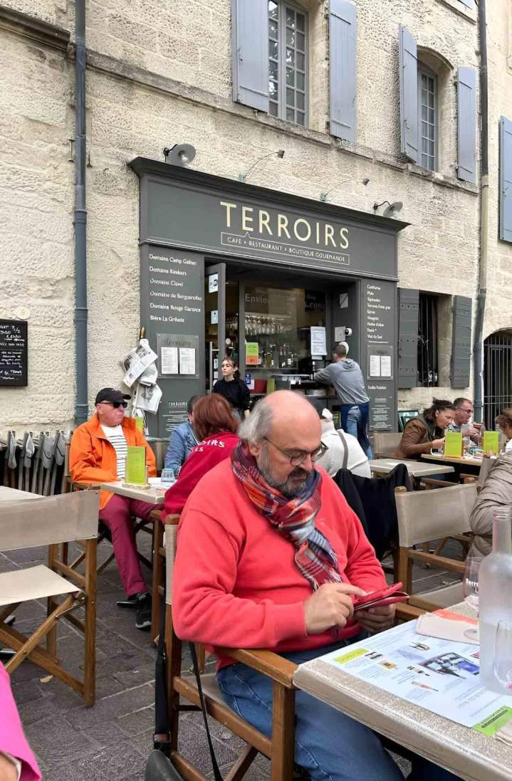 Terrasse conviviale Uzès