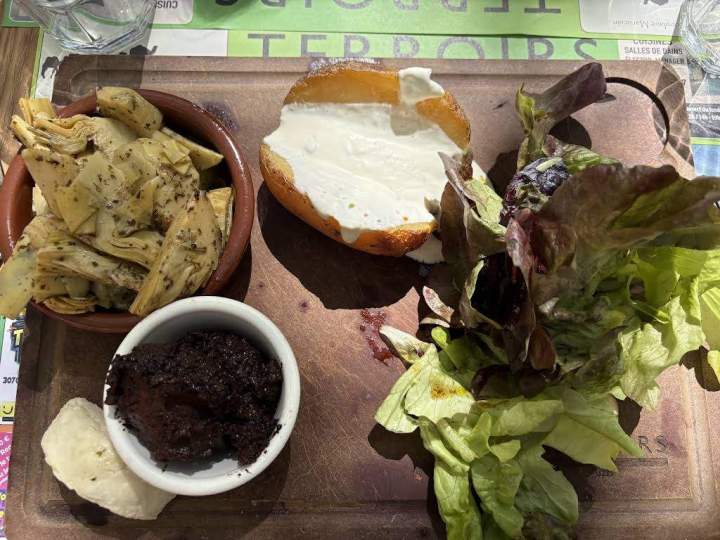 Assiette provençale Uzès