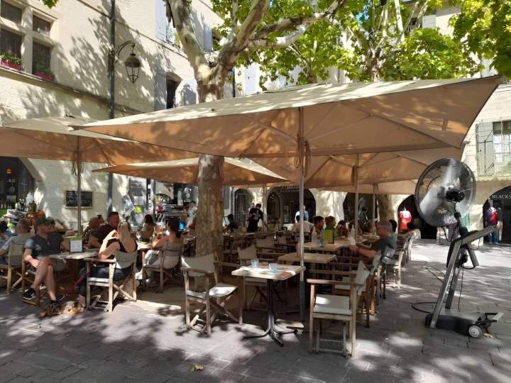 Terrasse ensoleillée Uzès